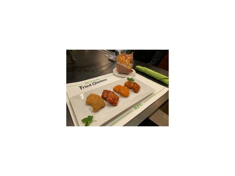 ケンタッキーフライドチキンの代替肉チキン＝2020年1月、米シカゴ（ロイター＝共同）