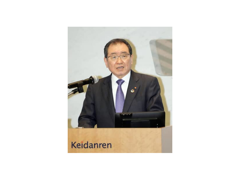 「労使フォーラム」であいさつする経団連の十倉雅和会長＝25日午前、東京都千代田区