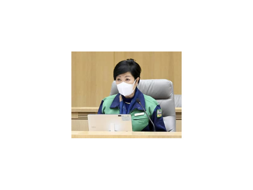 モニタリング会議に出席した東京都の小池百合子知事＝3日午後、都庁（東京都提供）