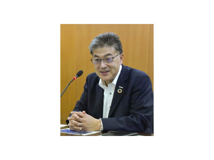共同通信などのインタビューに応じる、パナソニックホールディングスの楠見雄規社長＝14日、大阪府門真市
