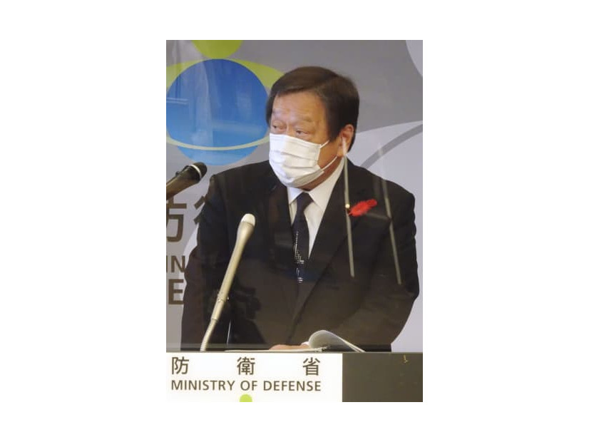 記者会見する浜田防衛相＝3日午前、防衛省
