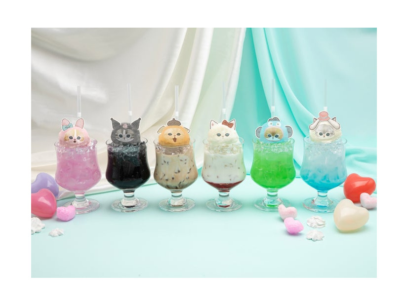 フロートドリンク税込各1,210円（C）mofusand （C）2023 SANRIO.CO.,LTD. APPROVAL NO. L637383