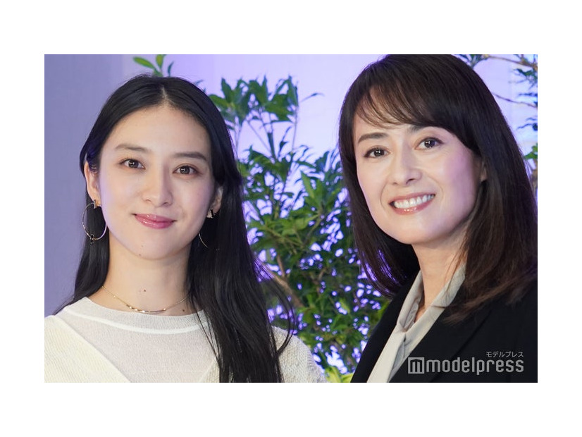 囲み会見に出席した武井咲、後藤久美子（C）モデルプレス