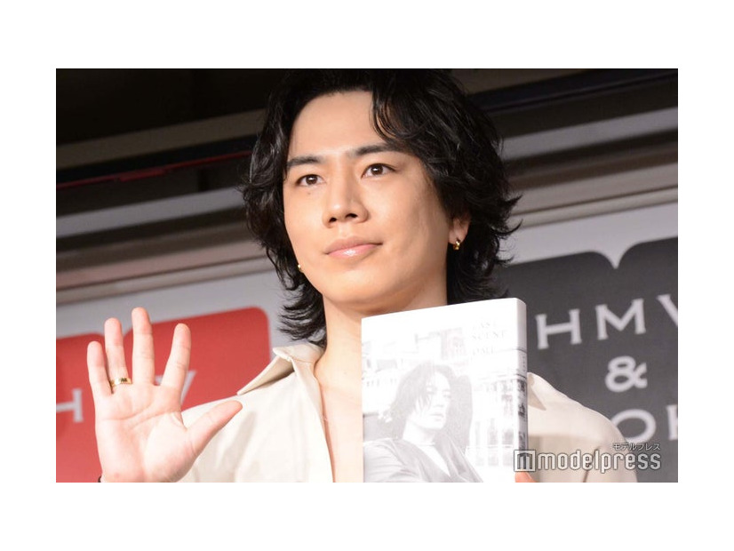 「LAST SCENE」刊行記念イベントに登壇したOMI（C）モデルプレス
