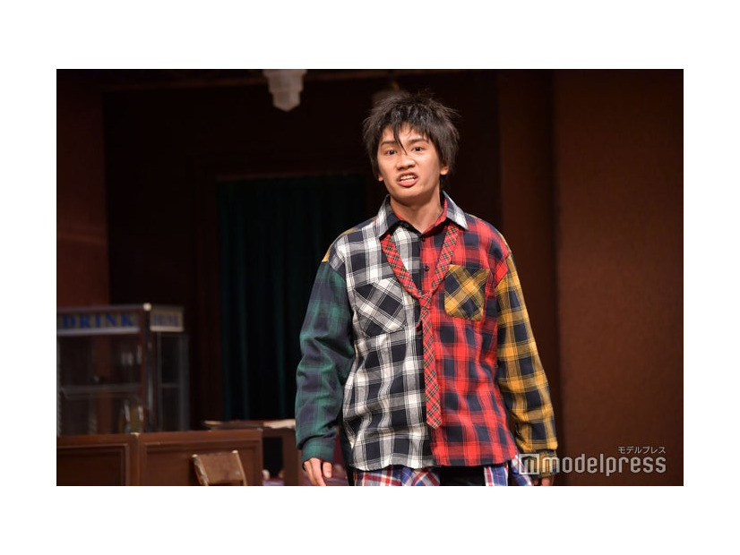 1人2役？並木憲次（中井貴一）の若き頃を演じる藤原丈一郎（C）モデルプレス