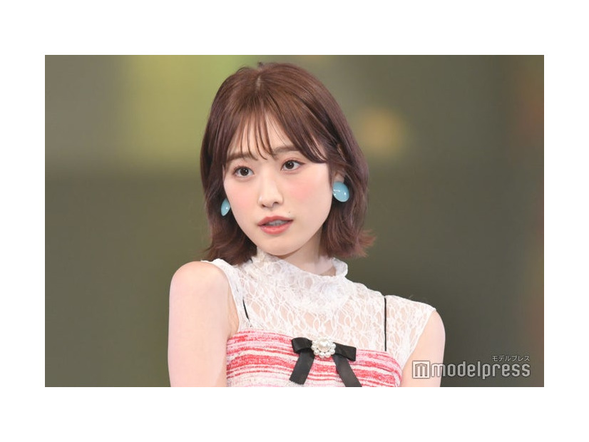 ショートボブヘアの高橋ひかる（C）モデルプレス