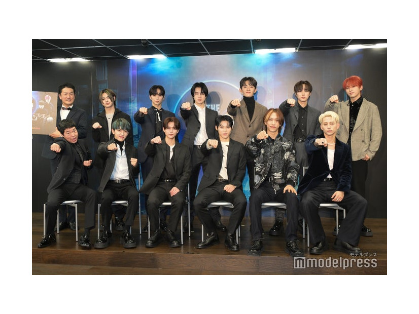 「THE MISSION-TOKYO GAME STADIUM-」配信記念会見に出席した（後列左から）キクチウソツカナイ。、松田迅、後藤威尊、佐野雄大、田島将吾、尾崎匠海、許豊凡（前列左から）今田耕司、高塚大夢、藤牧京介、木村柾哉、池崎理人、西洸人（C）モデルプレス