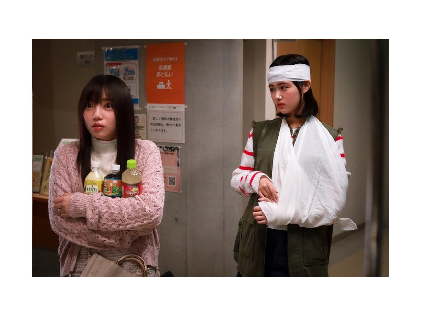 齊藤京子、原菜乃華「泥濘の食卓」第6話より（C）テレビ朝日