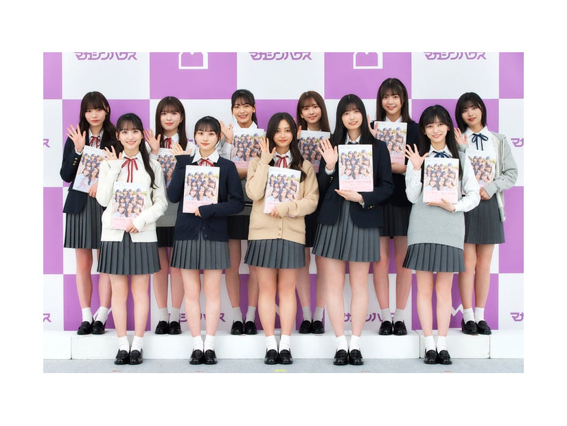 乃木坂46・5期生／（後列左から）岡本姫奈、小川彩、奥田いろは、菅原咲月、冨里奈央、中西アルノ（前列左から）一ノ瀬美空、川崎桜、井上和、五百城茉央、池田瑛紗（C）「乃木坂46 5期生写真集 あの頃、乃木坂にいた」マガジンハウス刊