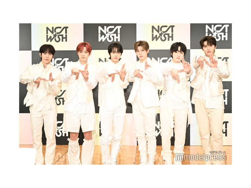 囲み取材に出席したNCT WISH（左から）リョウ、ユウシ、リク、シオン、サクヤ、ジェヒ（C）モデルプレス