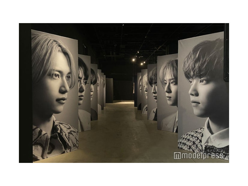 「INI EXHIBITION -DESTINED HORIZONS-」より（C）モデルプレス