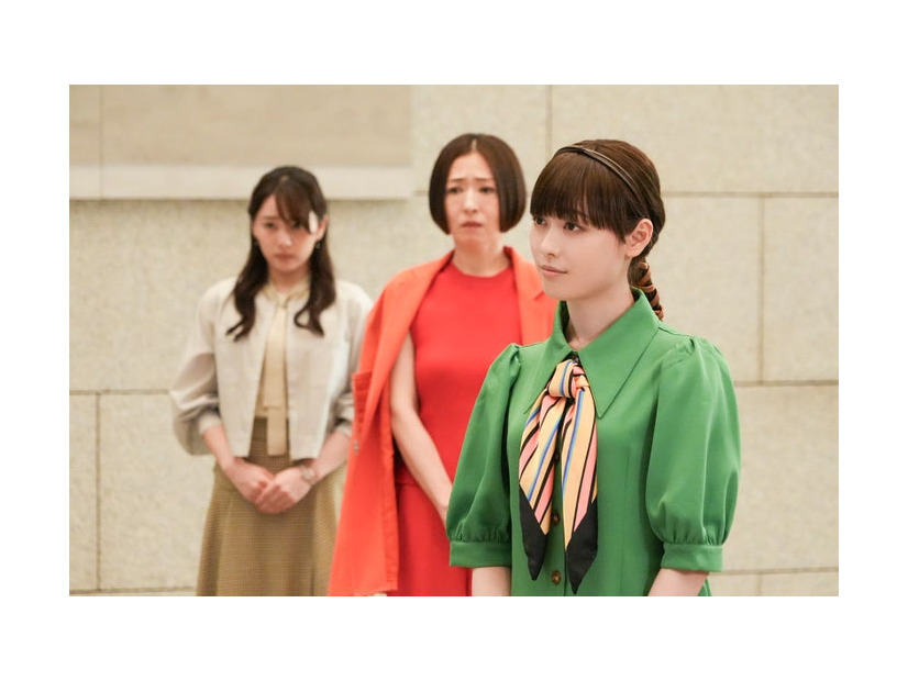 桜井日奈子、松雪泰子、福原遥「マル秘の密子さん」第2話より（C）日本テレビ