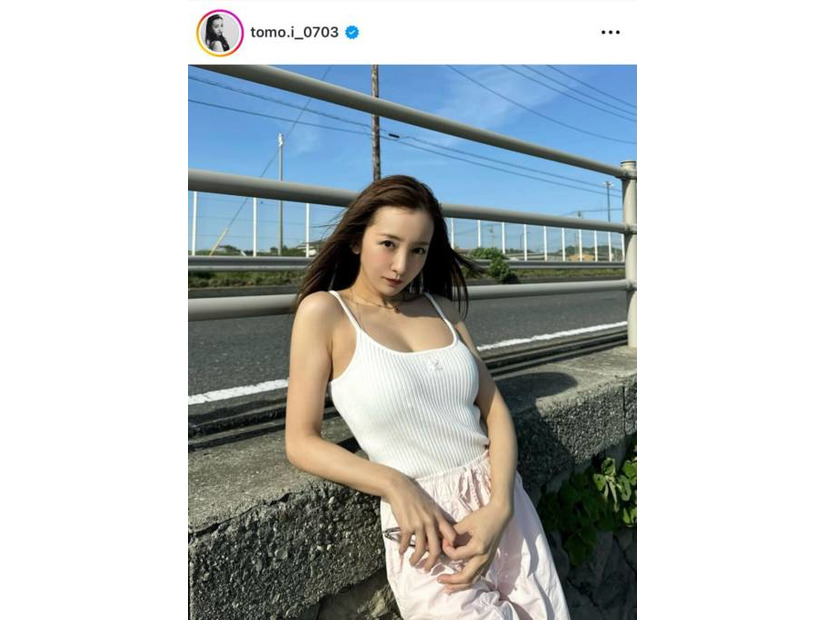 板野友美、美ボディ際立つキャミ×パンツSHOTに反響「セクシーすぎる」「相変わらずビジュ最高」