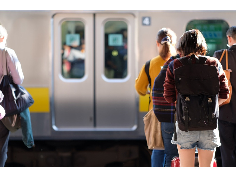 【電車で】女の子「お客さんがいないね！」次の瞬間、女の子の【満員電車の表現】に「癒された」「頭がいいな」