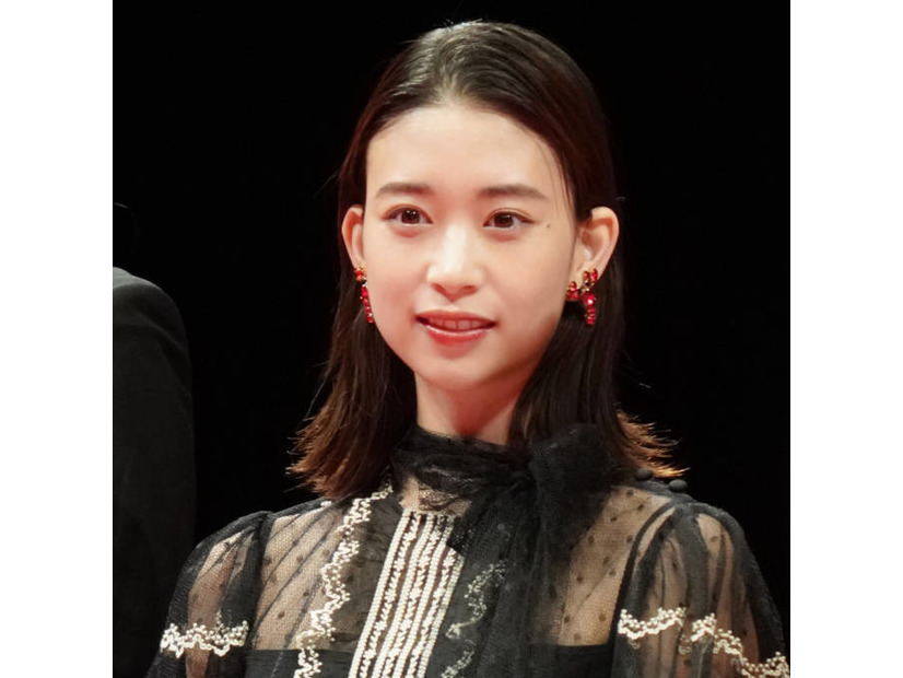 森川葵、秋にわくわく！ボアジャケット姿のにっこりSHOTに反響「最高に似合ってます！」「素敵な笑顔」