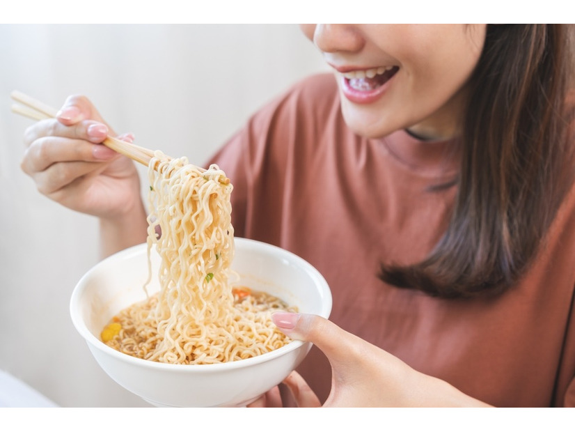 留学生とラーメン屋へ…。すると、食べ方に驚かれ！？「異なるんだなぁ」