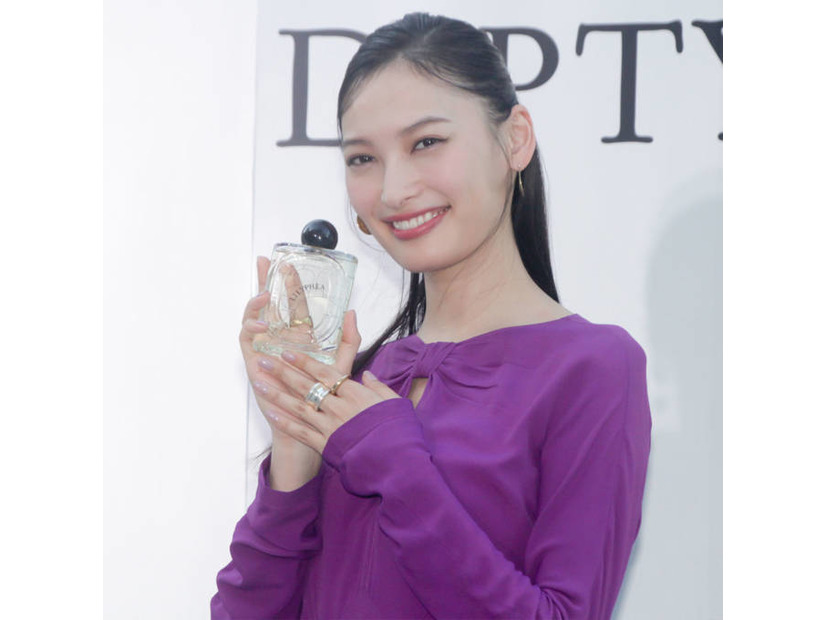 大政絢、美ボディ際立つドレスSHOTに称賛の声「プリンセスみたい」「美人すぎます」