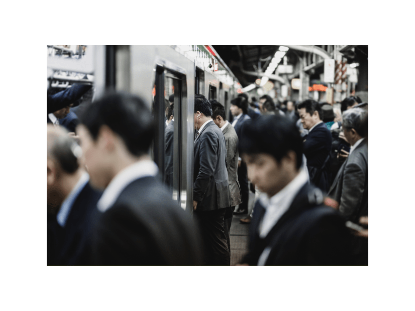 満員電車で…ホームと電車の”隙間”に挟まった！？次の瞬間⇒高校球児たちの【神対応】に感動！