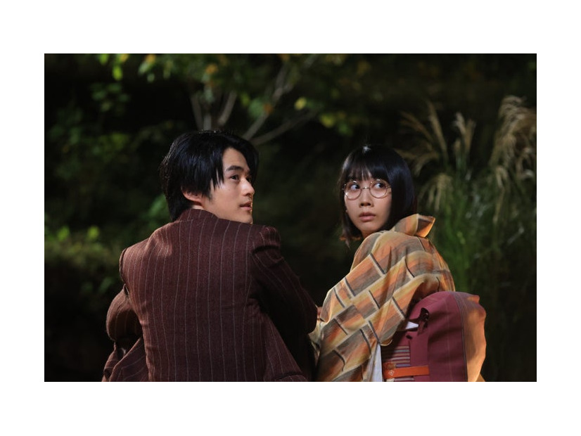 鈴鹿央士、松本穂香「嘘解きレトリック」第6話（C）フジテレビ