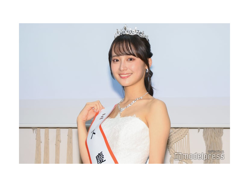 「ミス慶應2024」に輝いた齊藤美雅さん（C）モデルプレス
