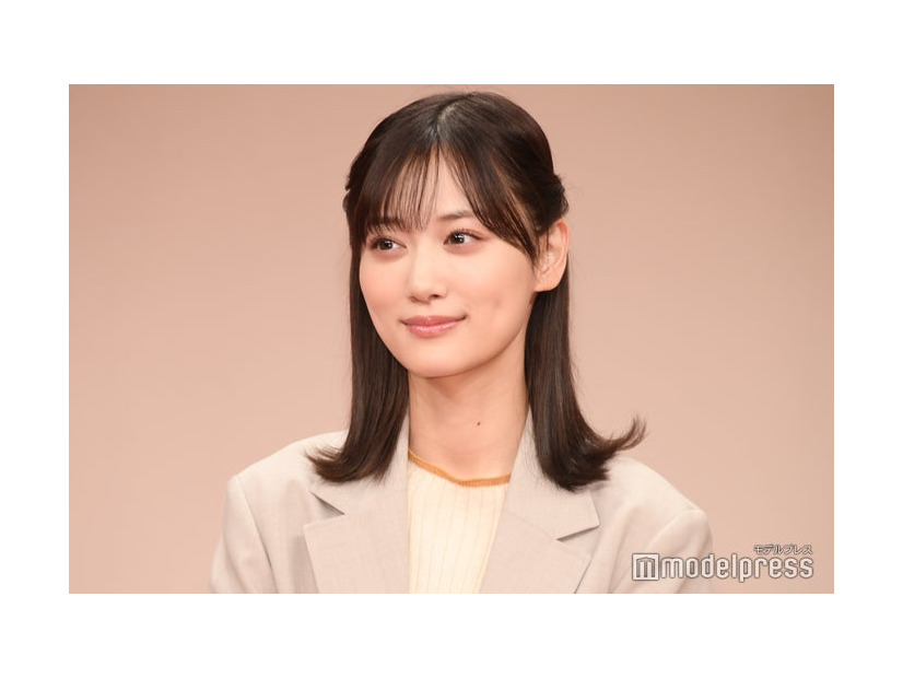 正月は乃木坂メンバーとカラオケで歌い明かした山下美月（C）モデルプレス