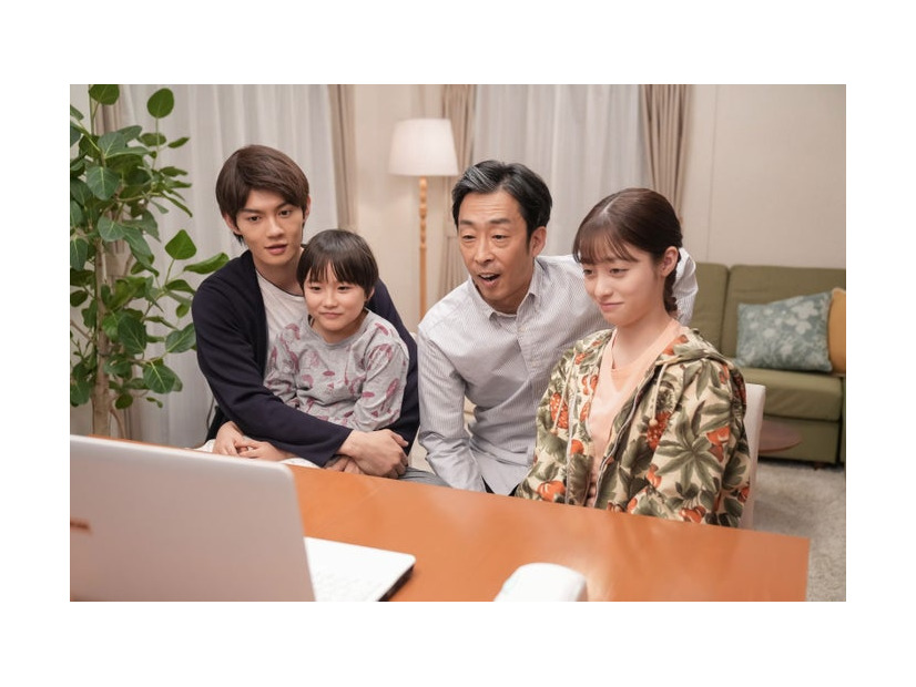 佐野勇斗、宮崎莉里沙、北村有起哉、橋本環奈「おむすび」第112話（C）NHK