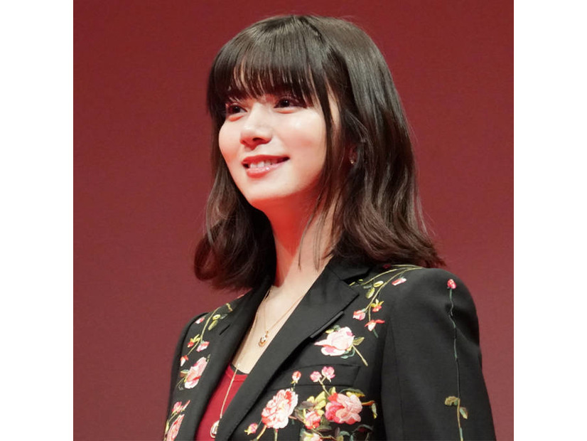 池田エライザ、29歳バースデーを報告＆美麗な横顔SHOTに反響「最高に素敵」「ますます綺麗に」
