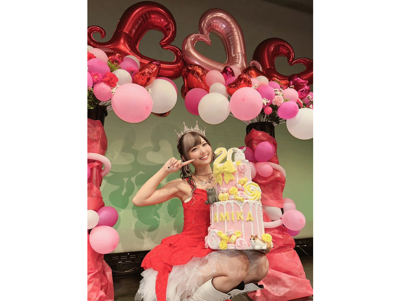 あみか（AMIKA）初のソロライブの様子（提供写真）