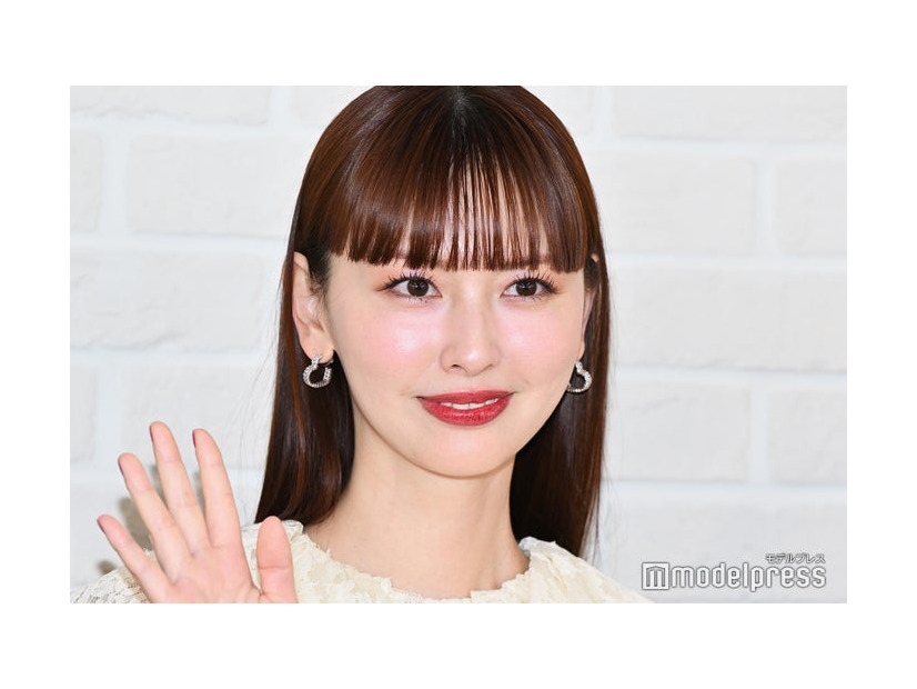 「ウェディングウォーズ」スタジオメンバー合同取材会に出席した鈴木えみ（C）モデルプレス