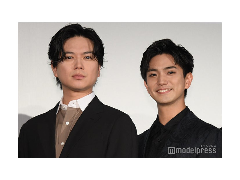 「MIRRORLIAR FILMS Season7」完成披露舞台挨拶に出席した加藤シゲアキ、正門良規（C）モデルプレス