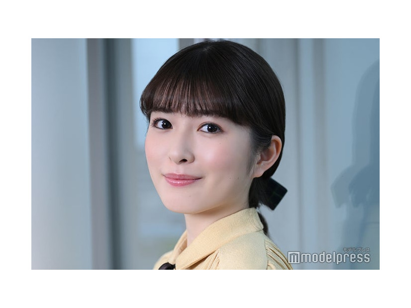 モデルプレスのインタビューに応じた小川彩（C）モデルプレス
