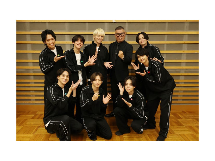 （上段左から）原嘉孝、松島聡、篠塚大輝、長谷川忍、菊池風磨（下段左から）寺西拓人、猪俣周杜、橋本将生、佐藤勝利（C）フジテレビ