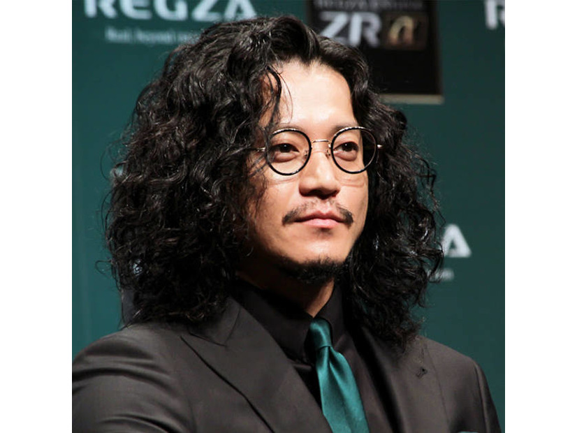 小栗旬、“非常に推している”大注目のガールズグループとは？「この子たち一体どこまで…」