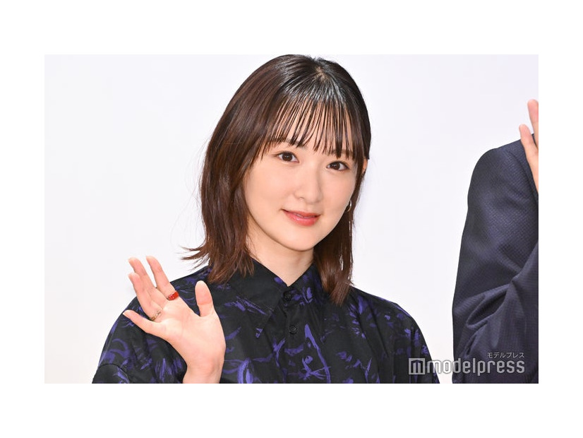 黒髪の生駒里奈（C）モデルプレス