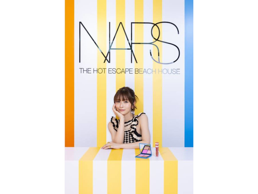 長濱ねる・百田夏菜子らが夏先取りの肌見せコーデを披露！カラフルで解放感あふれるビーチハウスを体験