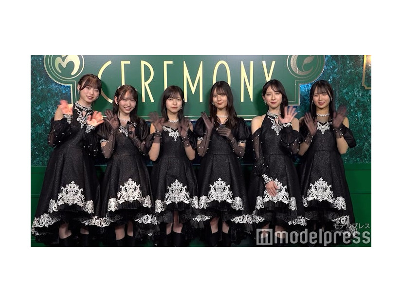 モデルプレスの取材に応じた高橋未来虹、藤嶌果歩、正源司陽子、小坂菜緒、金村美玖、上村ひなの／日向坂46（C）モデルプレス