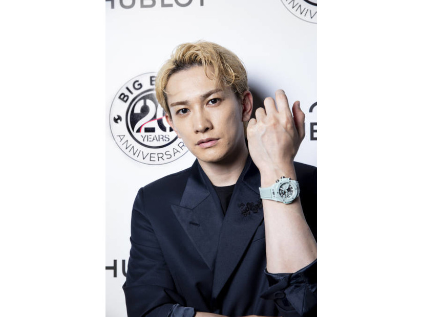 町田啓太、クールな魅力際立つ金髪ビジュアル＆ジャケット姿でウブロの「ビッグ・バン ナイト」に来場