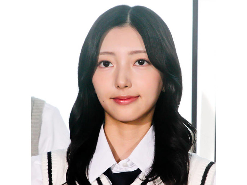 日向坂46小西夏菜実、ブラックドレス風衣装の美麗SHOTにファンうっとり「ビジュえぐ」「美に圧倒される」