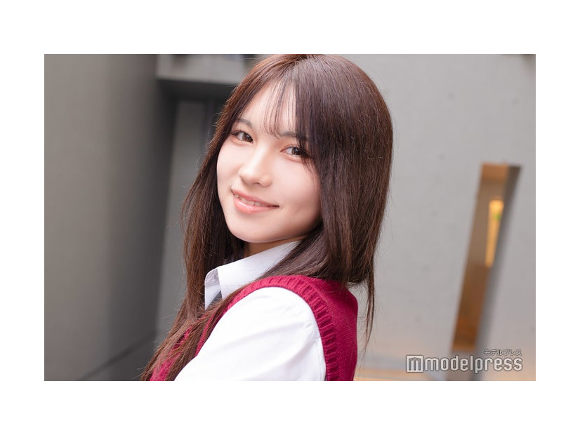 茶髪の榊原樹里（C）モデルプレス