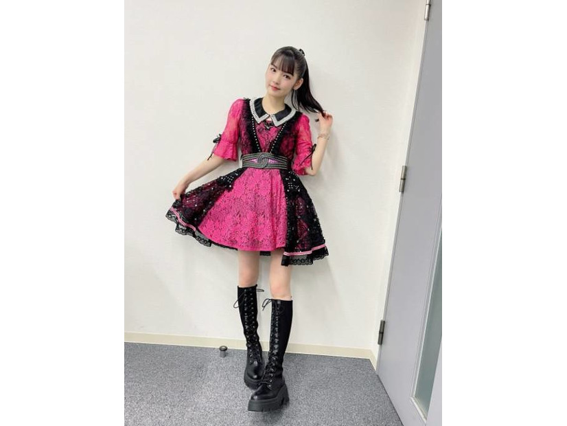 今夏で芸能界引退の道重さゆみ、ほっそり美脚のミニワンピSHOTをファン絶賛「よくお似合い」「めちゃくちゃかわいい」