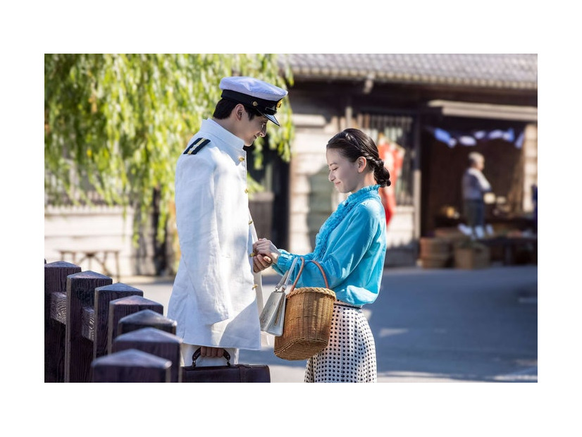 小関裕太、山本舞香（C）フジテレビ