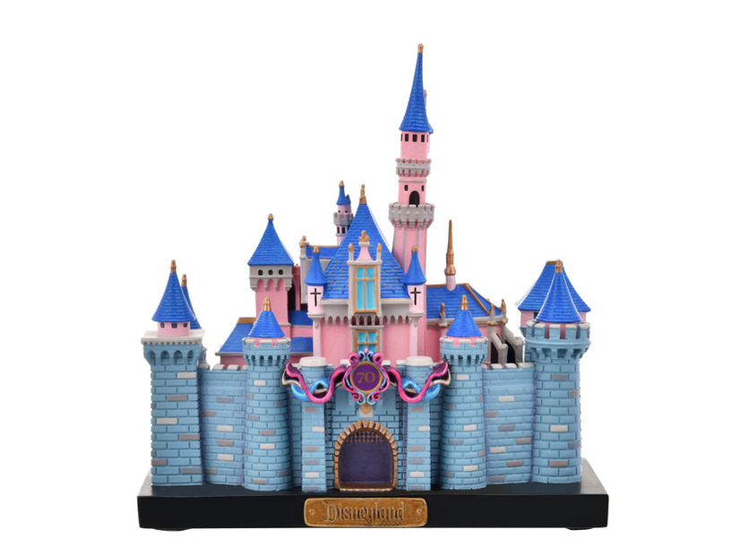 カリフォルニアディズニー70周年記念コレクションが一部ストアで発売！特別感あふれるアイテムが盛りだくさん