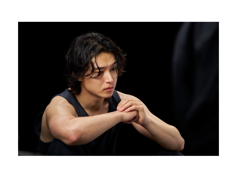 山崎賢人「ザバス MILK PROTEIN」メイキングカット（提供写真）