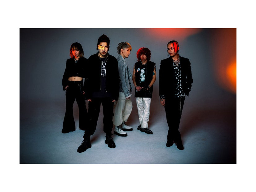 Crossfaith／Daikiは左から2番目（提供写真）