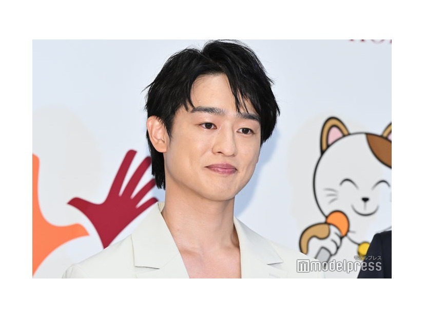 株式会社コシダカホールディングス「本人音源カラオケ」発表会に登場した尾崎裕哉（C）モデルプレス