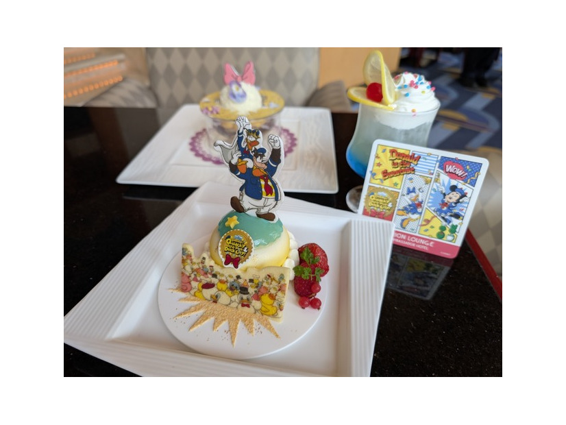 6月30日（月）まで　ディズニー・パルパルーザ“ドナルドのクワッキー・ダック！ダック！ダックシティ！”ケーキセット¥2,800