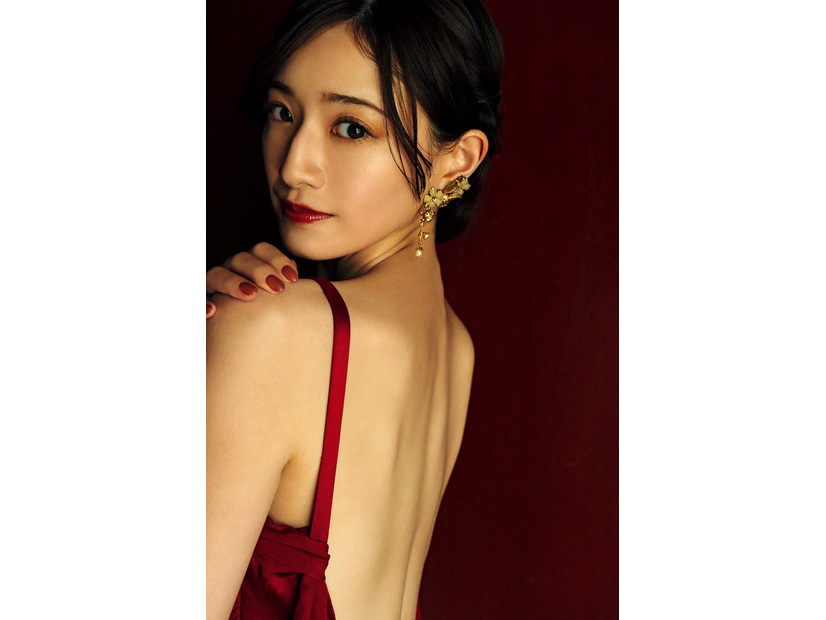 中田花奈 2nd写真集「掻き立てる」（C）笠井爾示 ／講談社