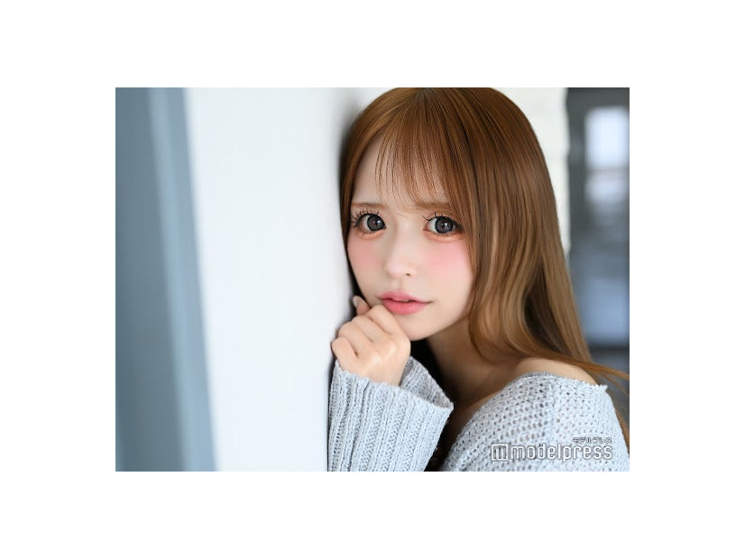 モデルプレスのインタビューに応じたりな（C）モデルプレス