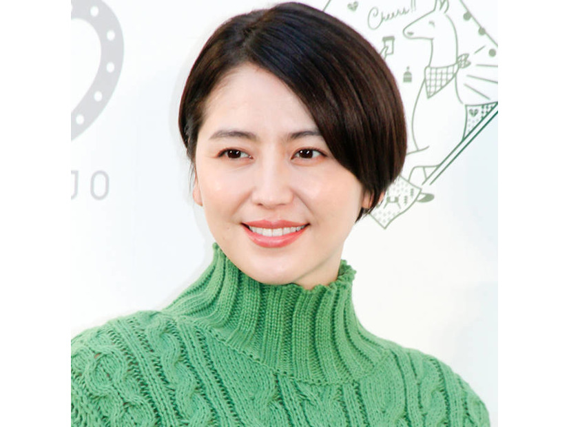 長澤まさみ、透明感のある美麗な横顔SHOTにファンうっとり「芸術的」「美しすぎる」