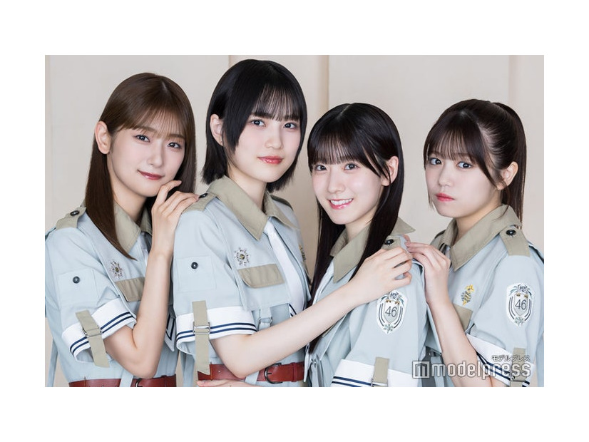 モデルプレスのインタビューに応じた井上梨名、的野美青、石森璃花、武元唯衣（C）モデルプレス